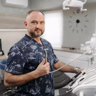 Dr Damian Pawlak