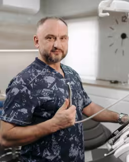 Dr Damian Pawlak